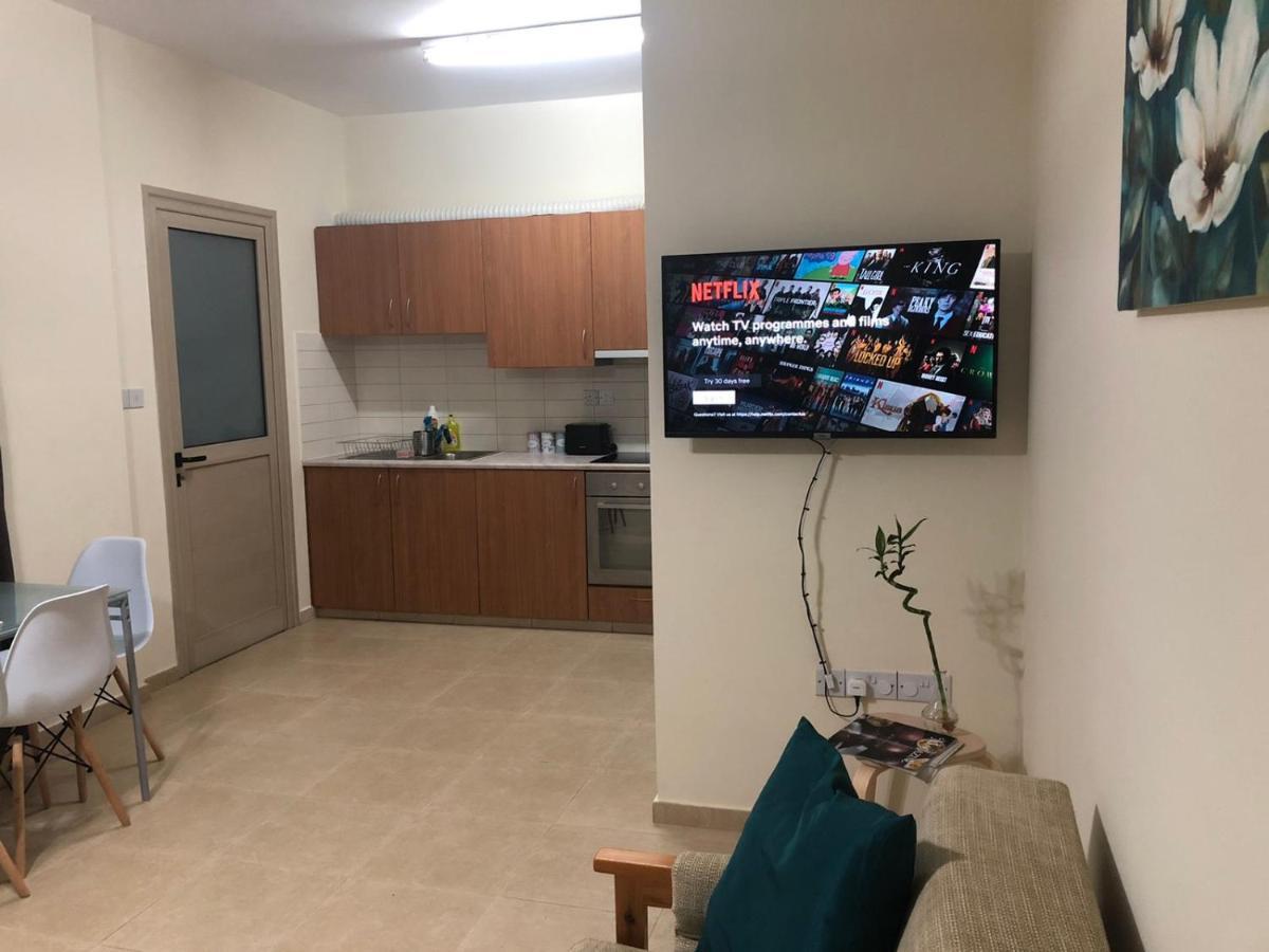 Kerynia Apartments Paphos ภายนอก รูปภาพ