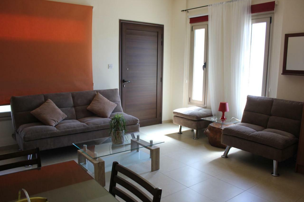 Kerynia Apartments Paphos ภายนอก รูปภาพ