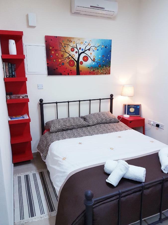 Kerynia Apartments Paphos ภายนอก รูปภาพ