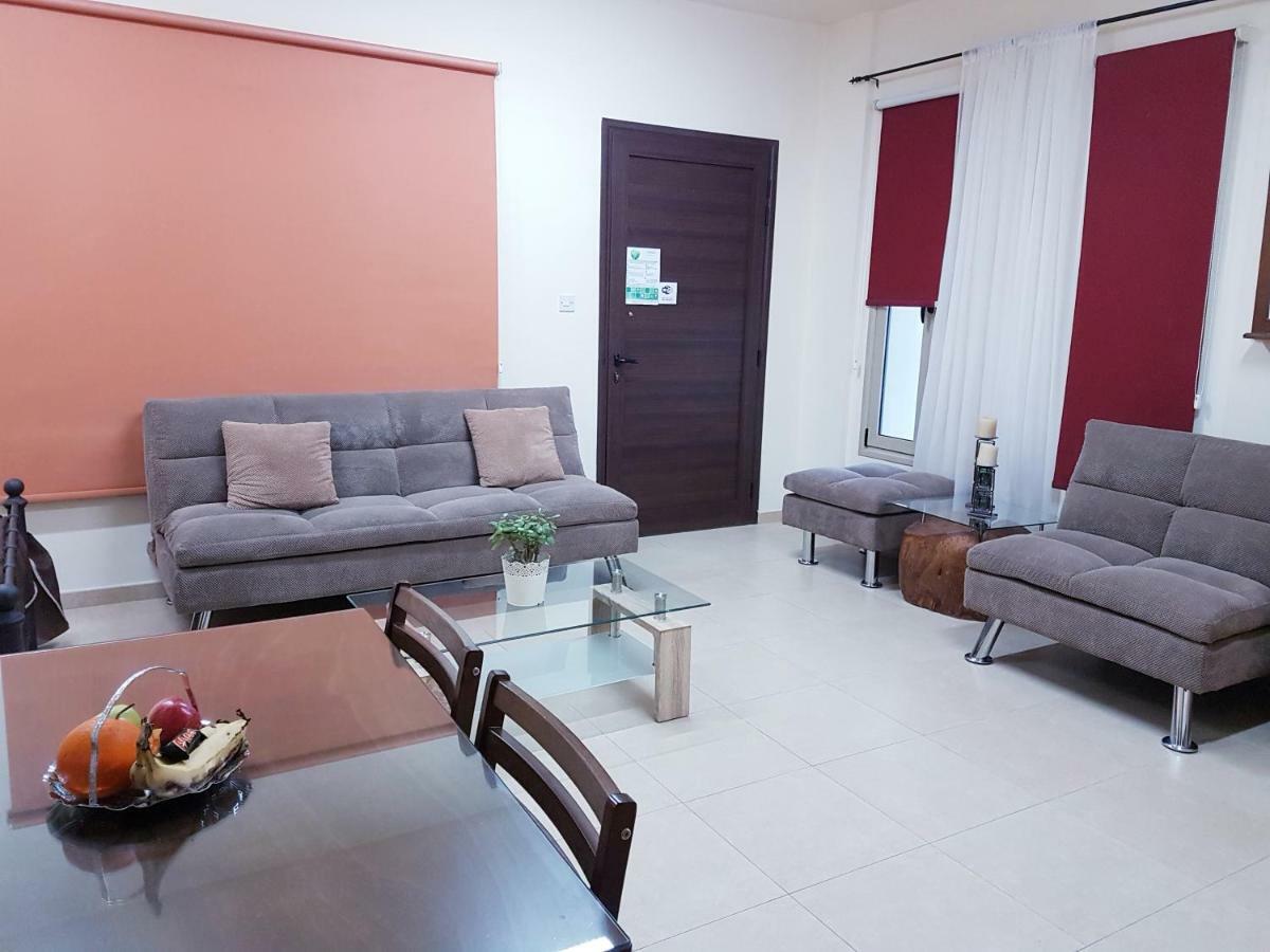 Kerynia Apartments Paphos ภายนอก รูปภาพ