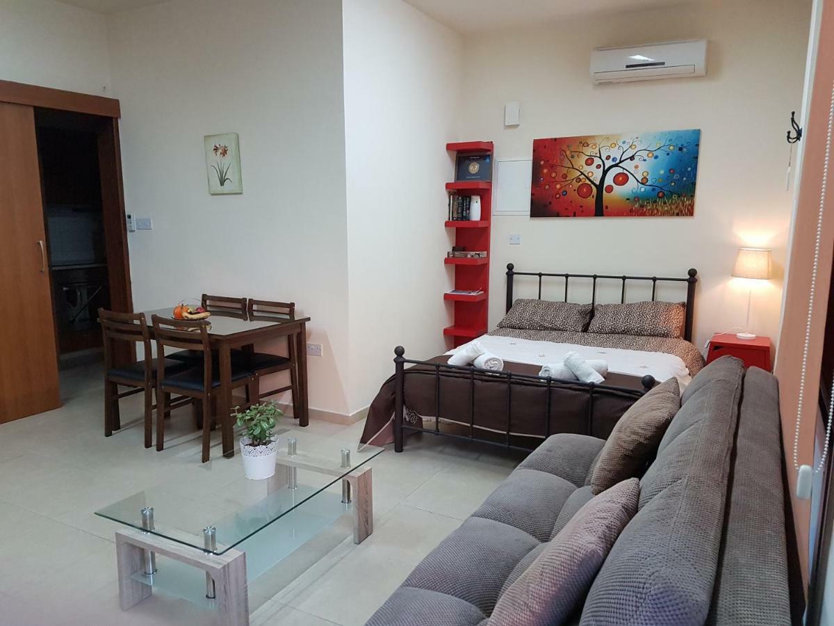 Kerynia Apartments Paphos ภายนอก รูปภาพ