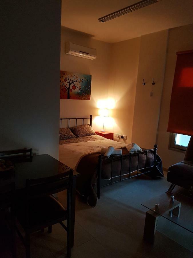 Kerynia Apartments Paphos ภายนอก รูปภาพ